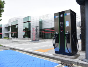 Kadıköy Belediyesinden 23 Noktaya Elektrikli Şarj İstasyonu