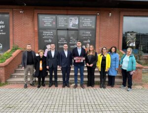 Adıgüzel, Lösemili Çocuklar Vakfı Ataşehir Şubesini Ziyaret Etti