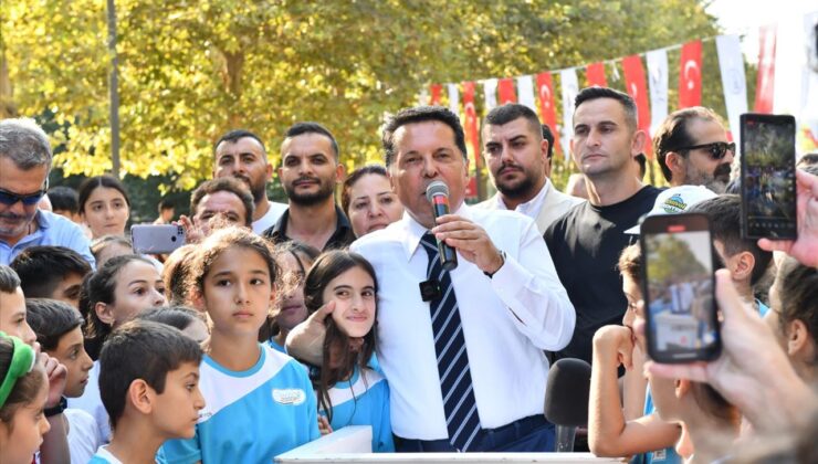 Başkan Özer’den Gençlere Destek: Esenyurt’ta Gençfest Coşkusu