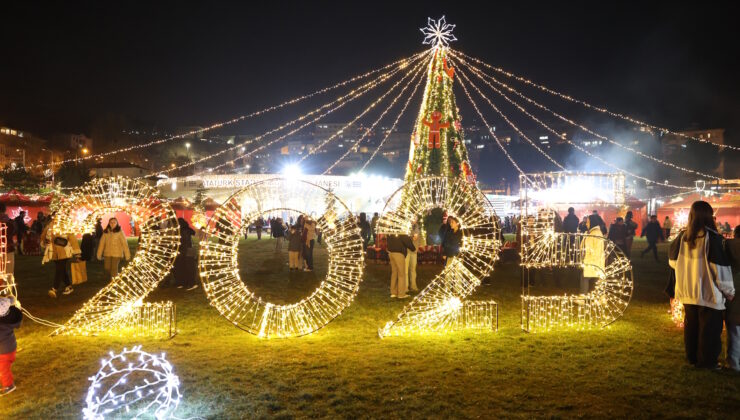 Bursa Yeni Yıl Meydanı’nda 2025 Heyecanı Başladı