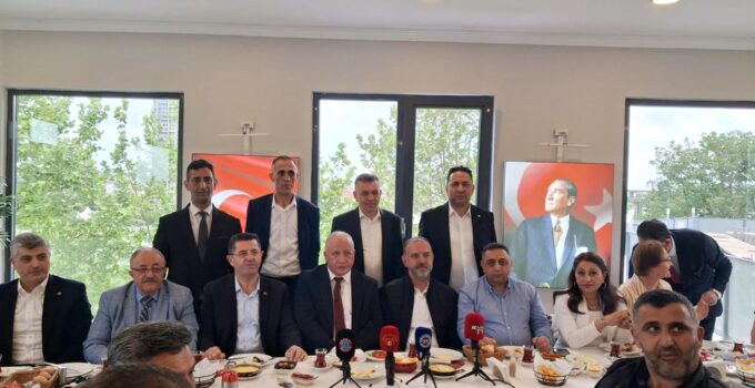 İst.And.Yak.Göle Derneği Kahvaltı Programı ve Kongre Yaptı
