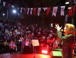 Çekmeköy’de Gülden Karaböcek Rüzgarı Esti