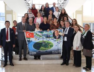 KAR-DER Kadın Kolları, Başkan İlgezdi’yi Ziyaret Etti