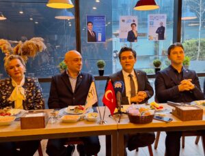 İYİ Parti Ataşehir’de Muhtarlar ve Yerel Basınla Buluştu