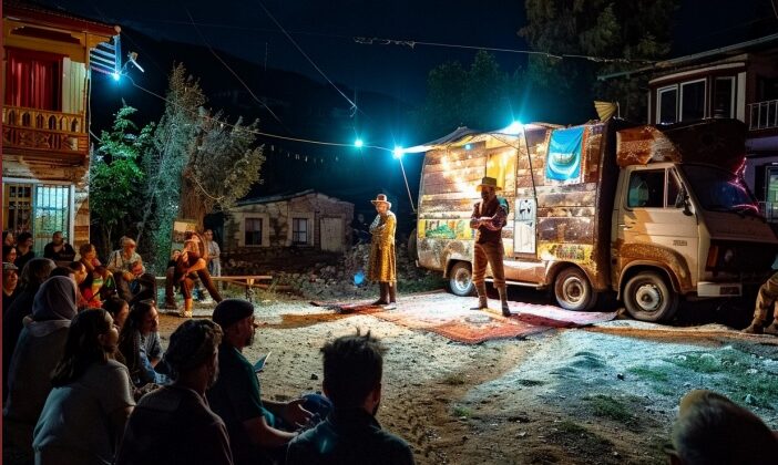 Ataşehir’de Parklarda Karavan Tiyatrosu