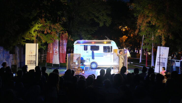 Ataşehir Belediyesi Karavan Tiyatrosuna Yoğun İlgi