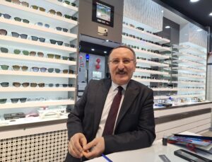 Recep Akçay: Göz Dünyaya Açılan Bir Penceredir