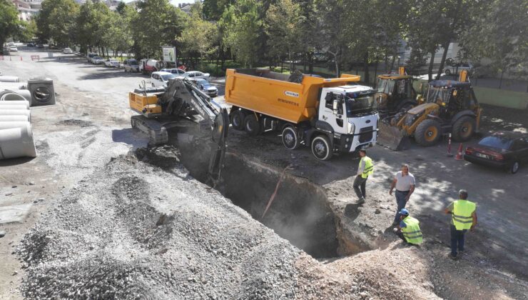 ASKİ Ankara’nın Derelerini Temizliyor