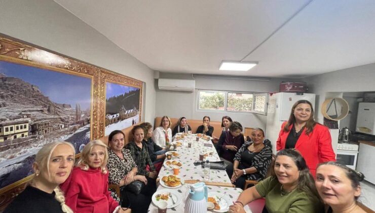 KAR-DER Kadın Kollarından Beş Çayı