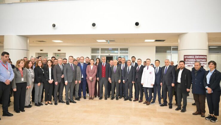 Sağlık Bakanı Memişoğlu, Esenyurt’ta Toplantı Yaptı