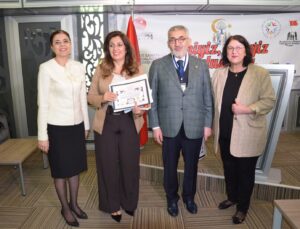 Sanat Dünyası Ankara Çıkarması