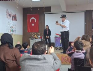 Ardahanlı Öğrencilerin Sihirbaz Sevinci