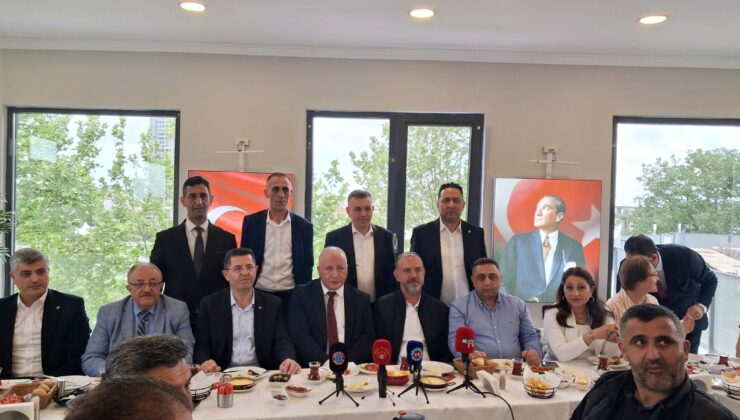 İst.And.Yak.Göle Derneği Kahvaltı Programı ve Kongre Yaptı