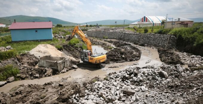 Ardahan Köprülü Beldesi’nde Dere Islahı Çalışması