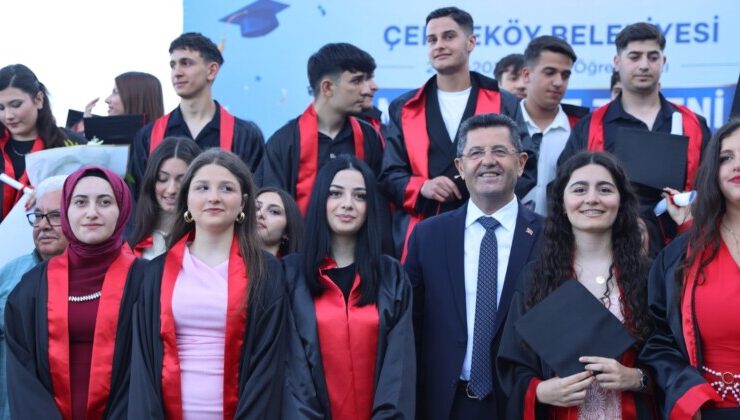 Çekmeköy’de Binlerce Öğrenci Mezuniyet Coşkusunu Yaşadı