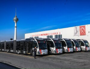 İstanbul’da Yeni Metrobüsler Hizmete Sunuldu